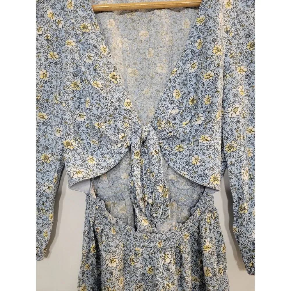 Bebop‎ Floral Cutout Front Floral Dress with 3/4th Sleeve Size Small